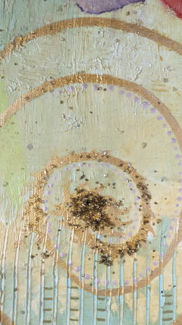 Abstraktes Acrylbild „Spirale der Natur“ mit spiralförmigen Mustern, floralen Elementen und Grüntönen auf strukturierter Leinwand