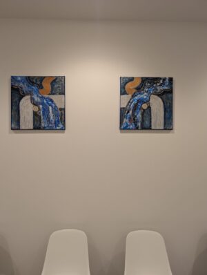 Acryl-Diptychon „Ströme der Unendlichkeit“ – Blautöne, Silber, Struktur, Bewegung, 2-teilig, je 50 x 50 cm